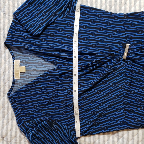 Michael Kors long sleeved wrap dress - Picture 2 of 9